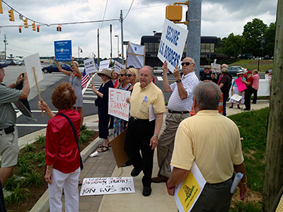 121 Americans at lunch NO MORE AMNESTY!